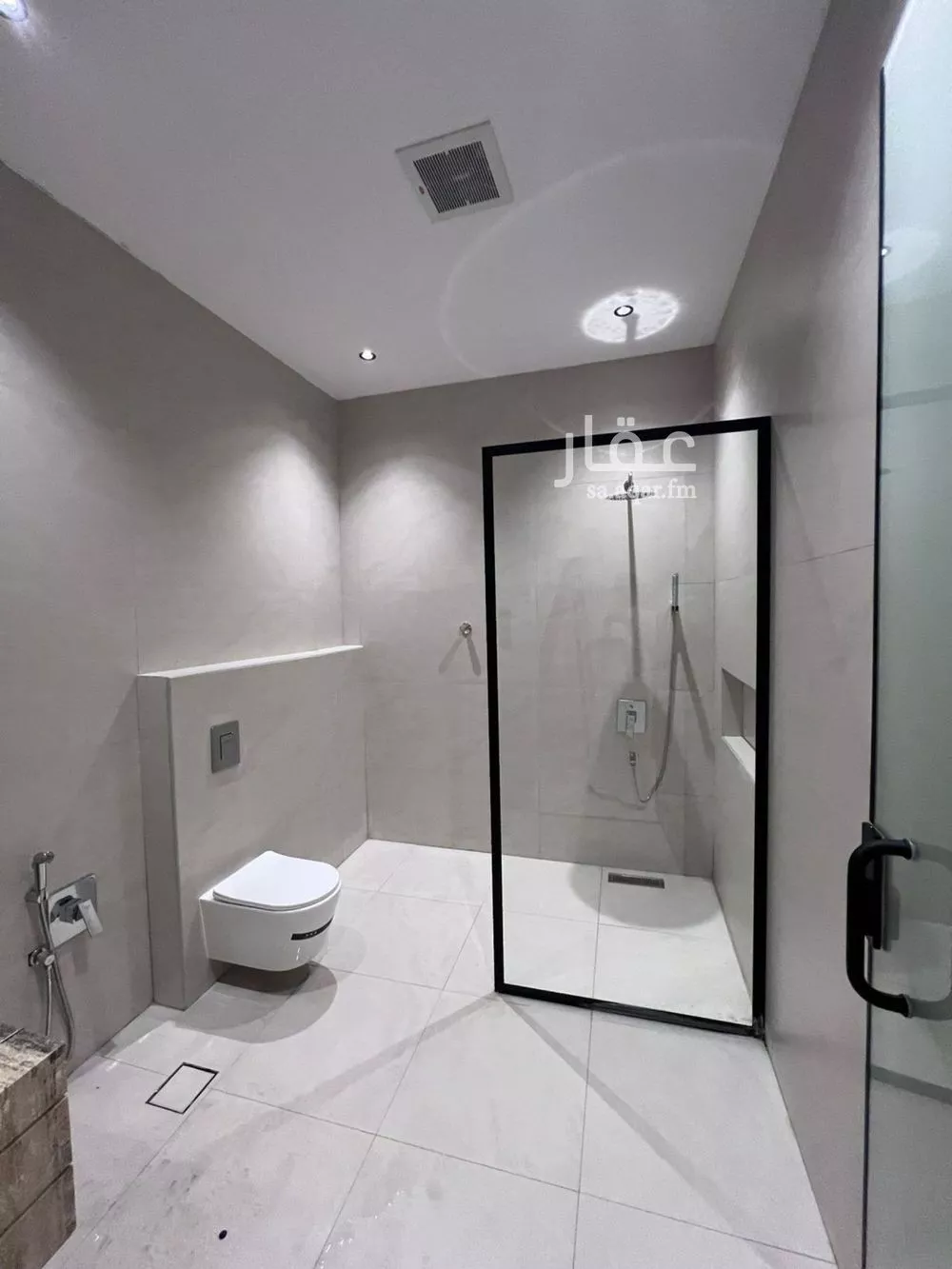 فيلا 6 غرف في النرجس 16