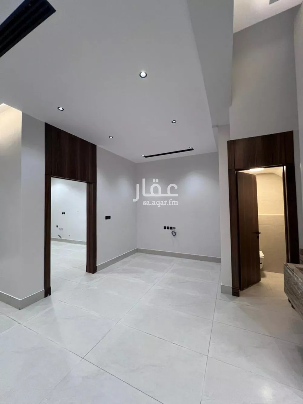 فيلا 6 غرف في النرجس 10