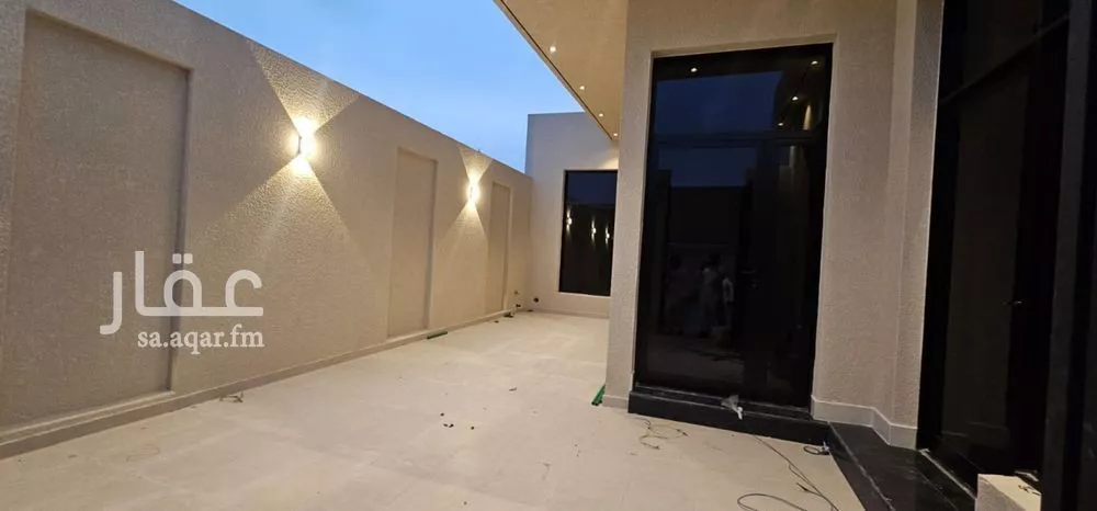 فيلا 4 غرف في العارض 12