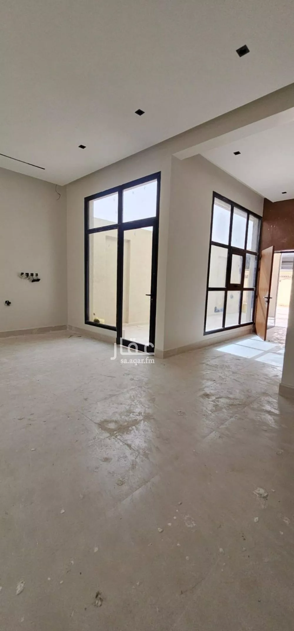 فيلا 4 غرف في العارض 3