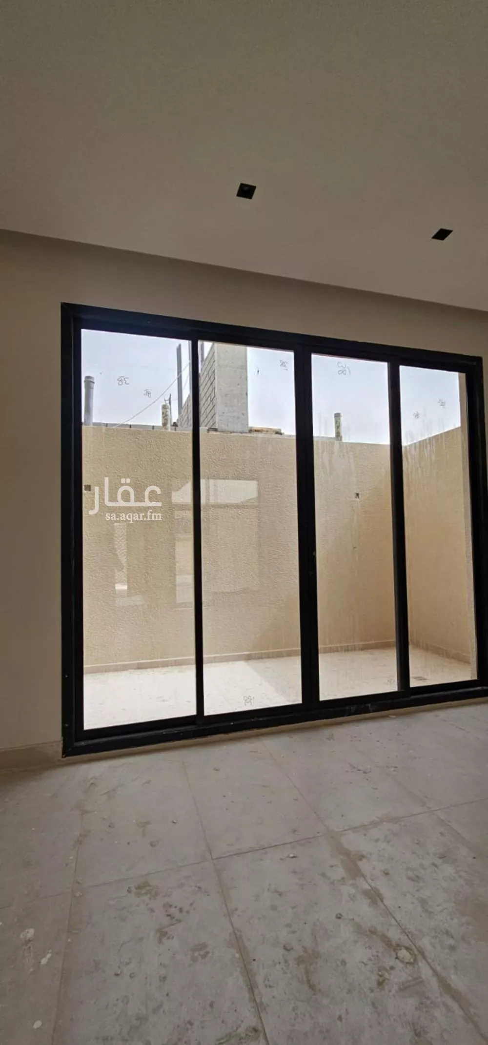 فيلا 4 غرف في العارض 5