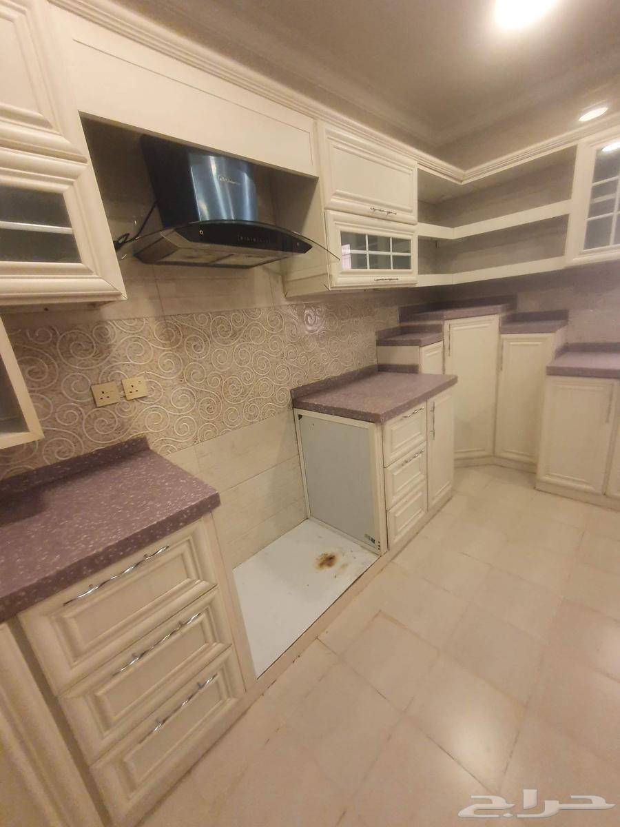 شقة 4 غرف في النور 11