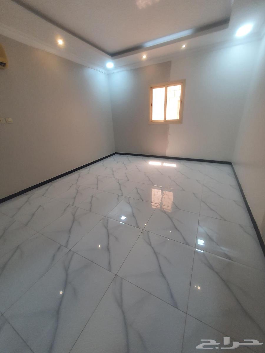 شقة 4 غرف في النور 13