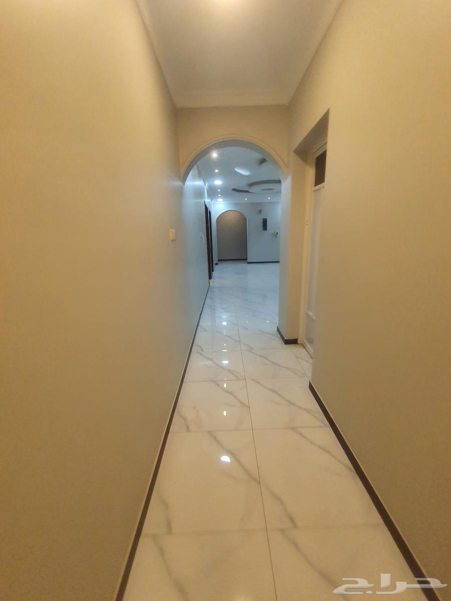 شقة 4 غرف في النور 17