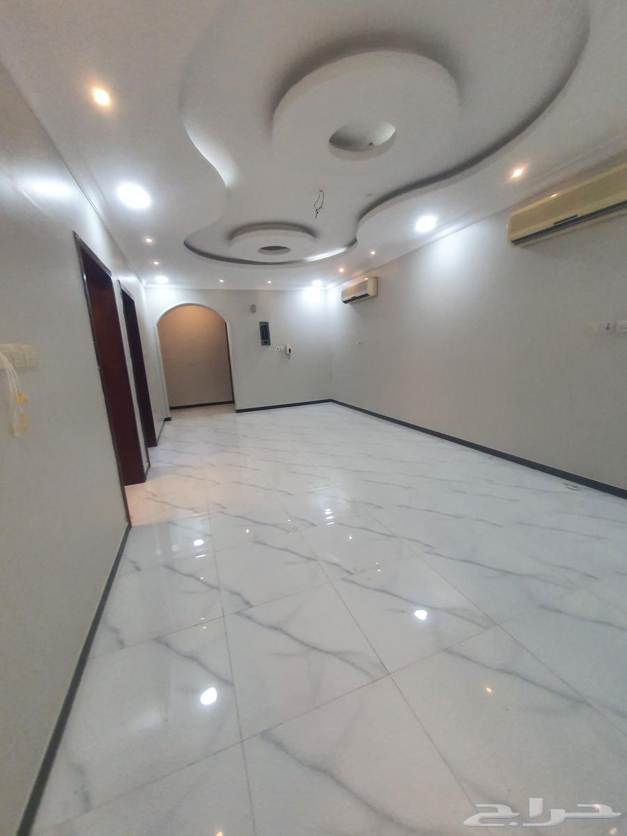 شقة 4 غرف في النور 18