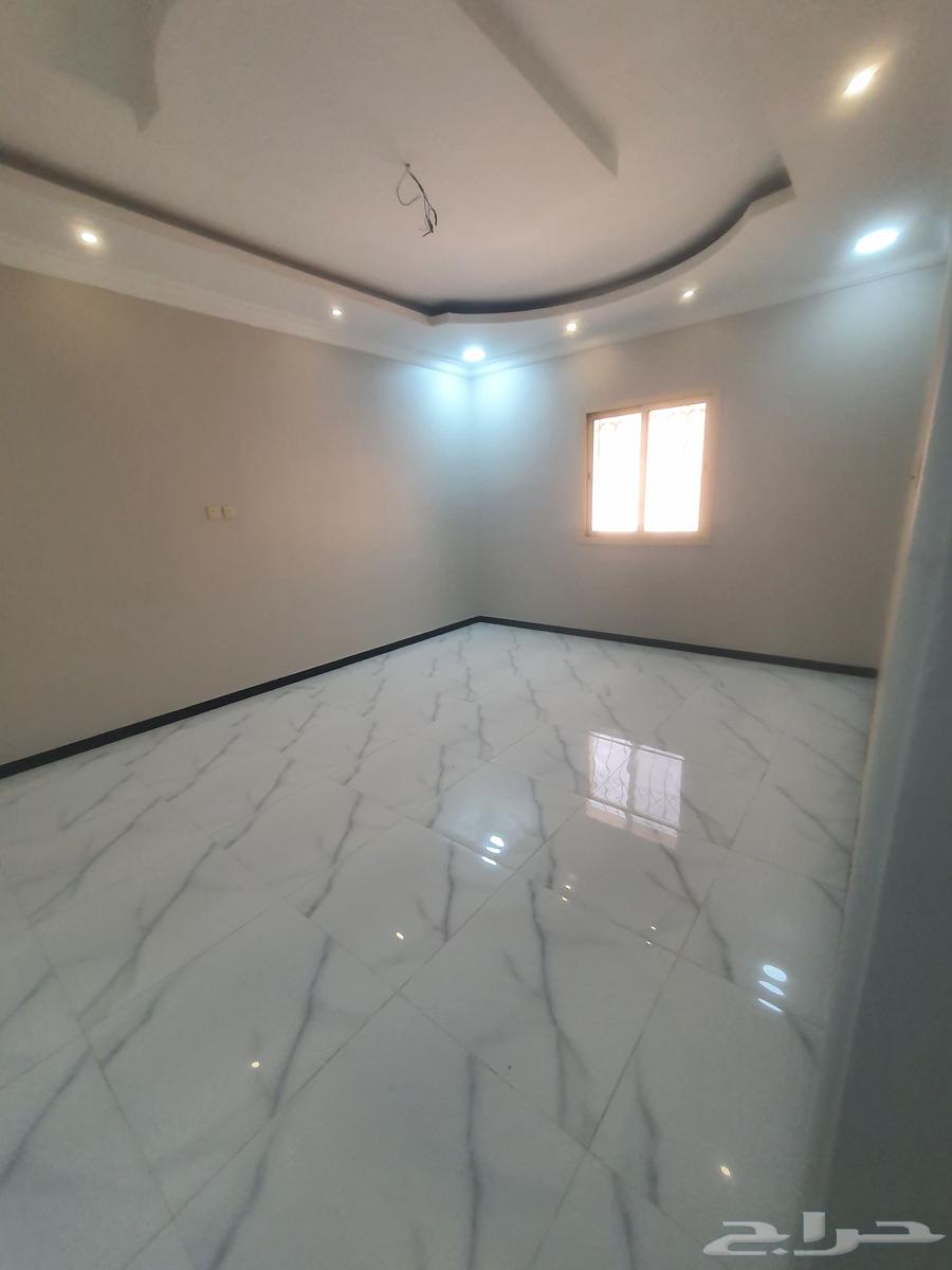 شقة 4 غرف في النور 3