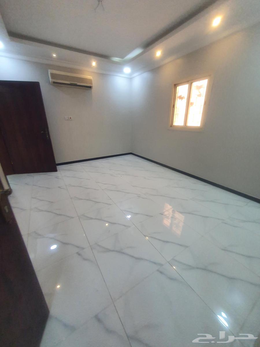 شقة 4 غرف في النور 4