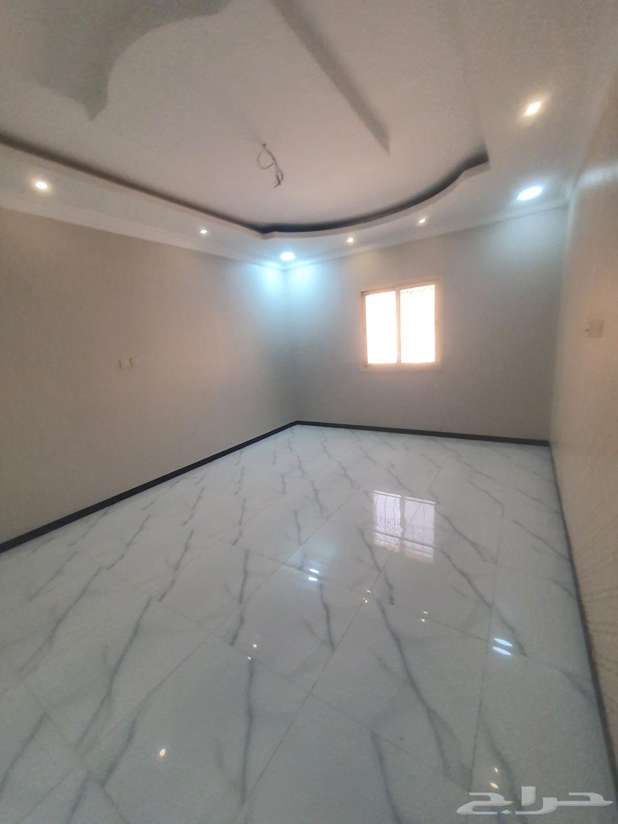 شقة 4 غرف في النور 5