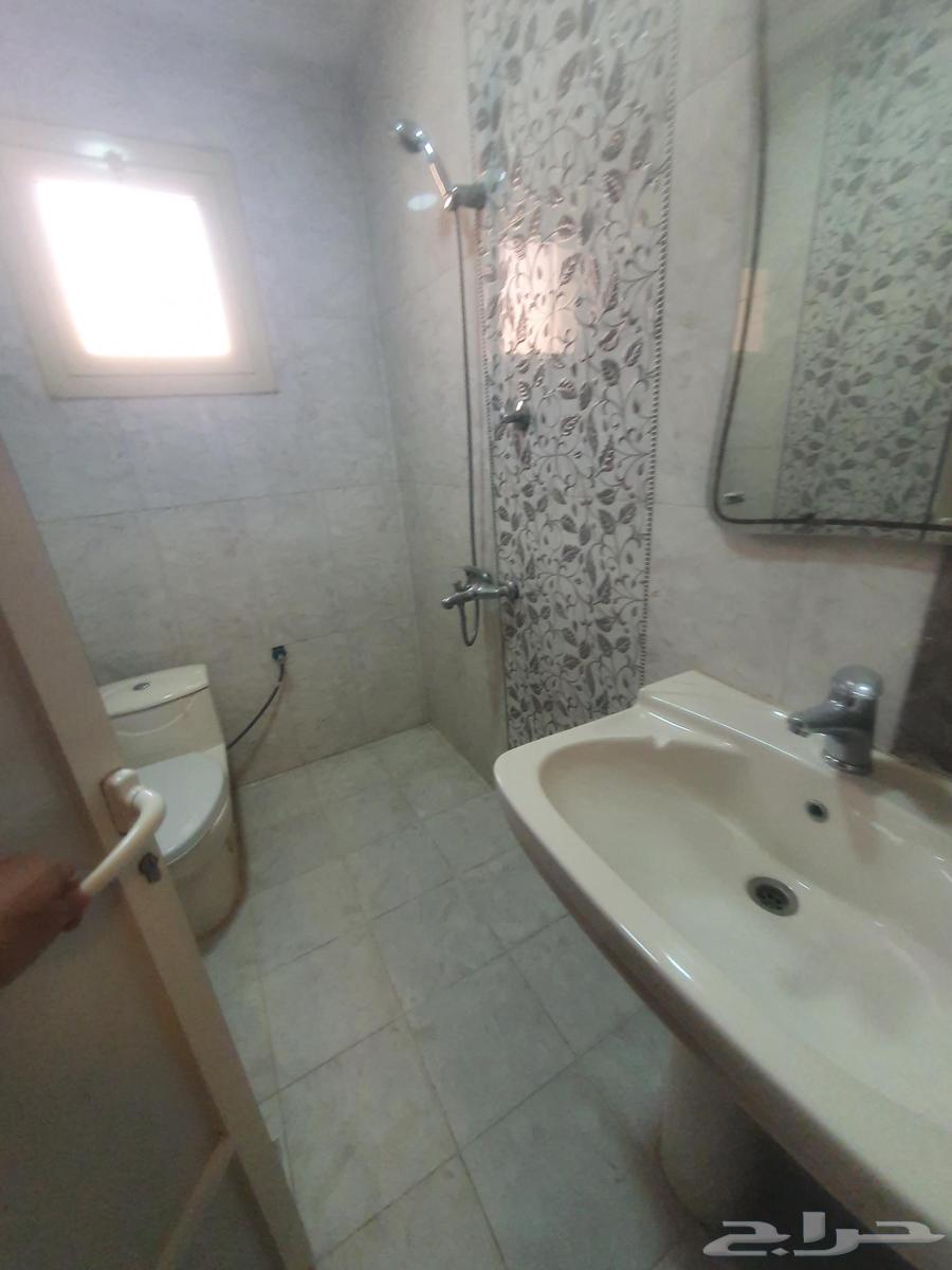 شقة 4 غرف في النور 7