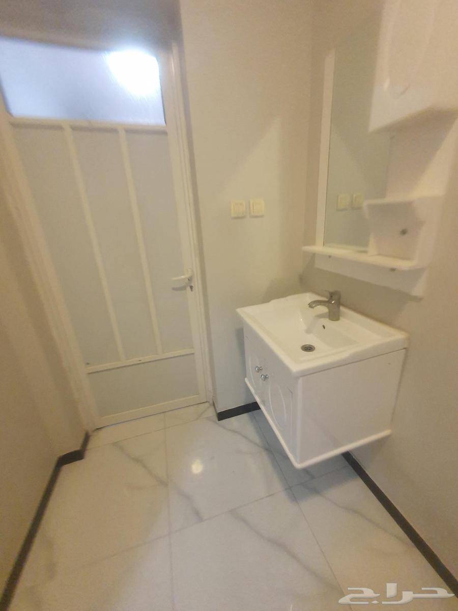 شقة 4 غرف في النور 8