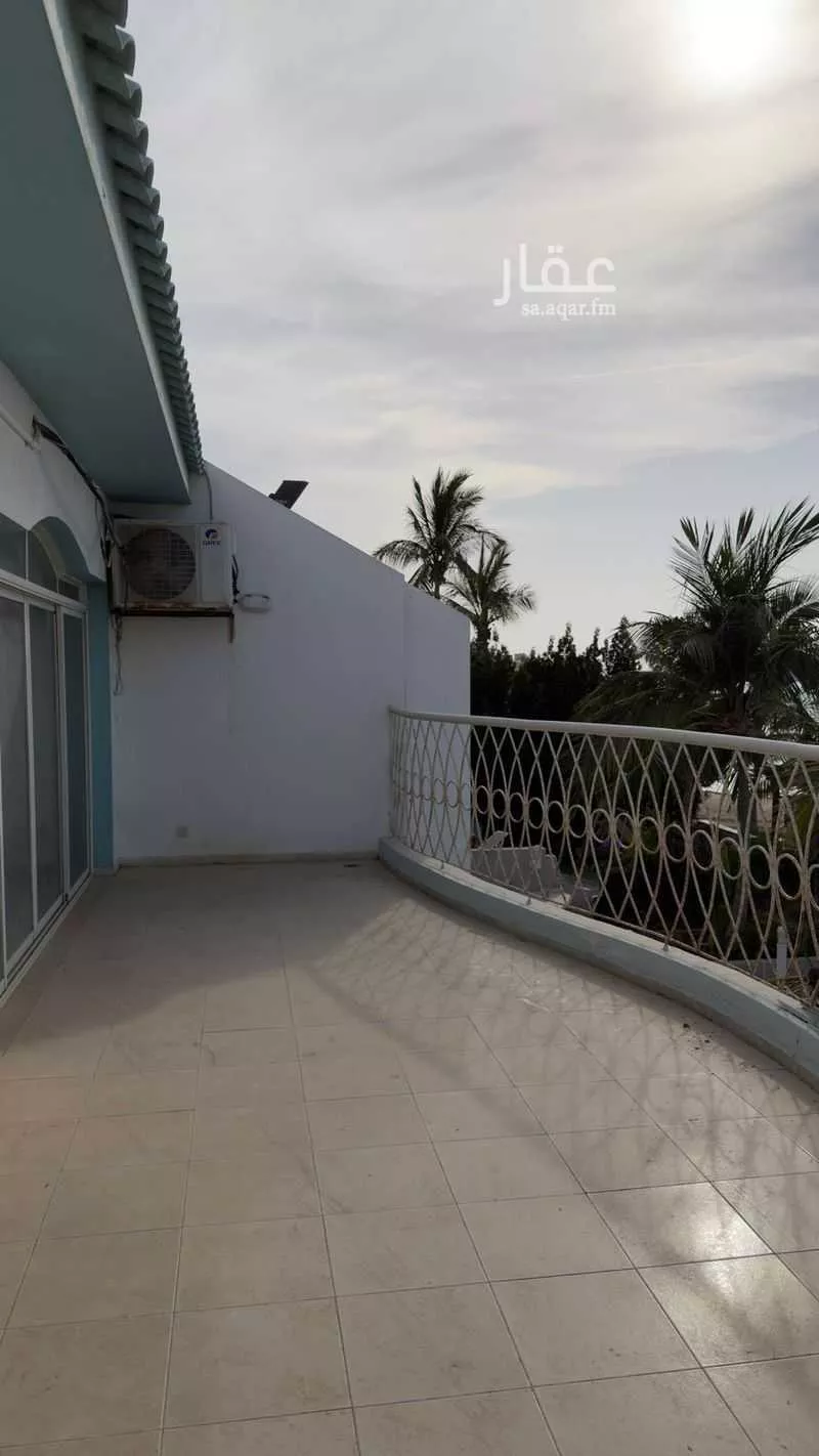 فيلا 5 غرف في الزمرد 2