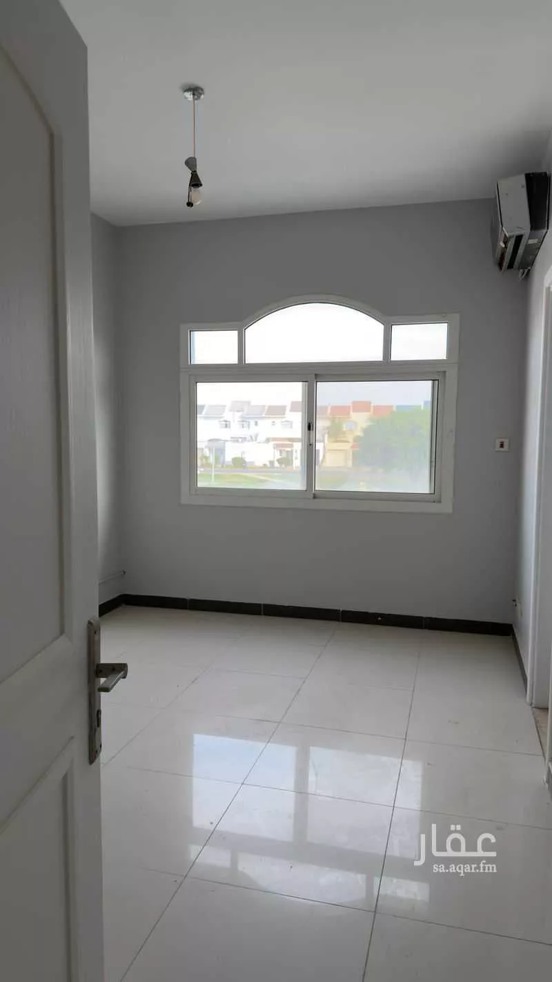 فيلا 5 غرف في الزمرد 9