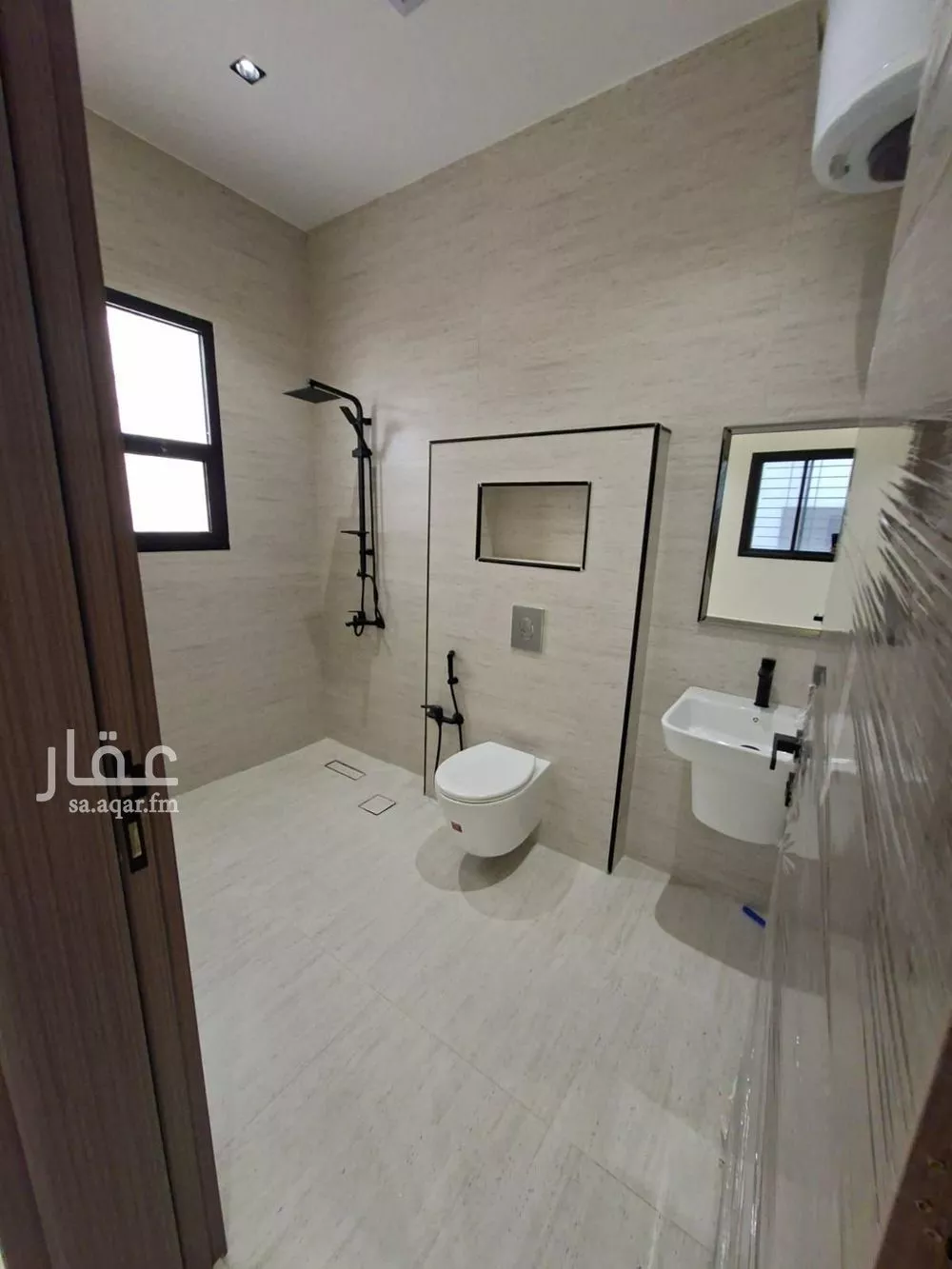 5 bedroom apartment in Al Janadriyah 6