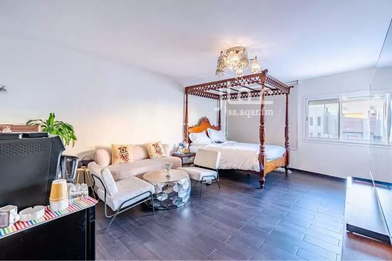 فيلا 6 غرف في الروضة 2