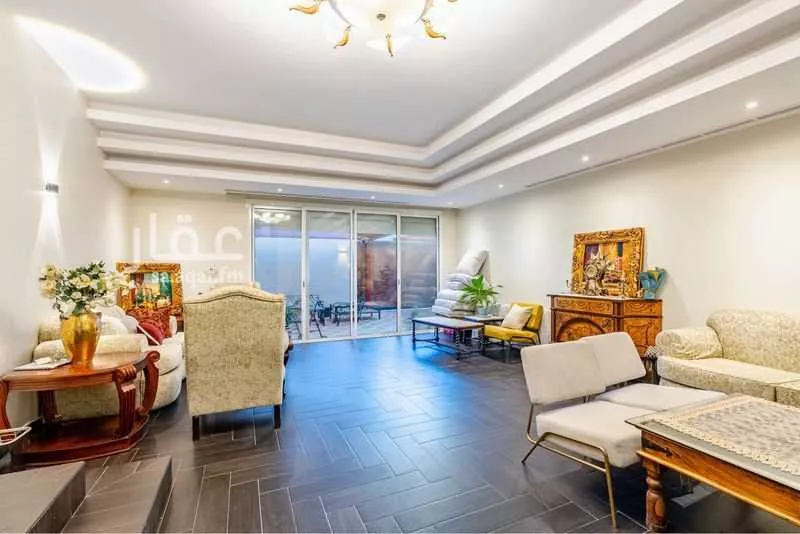 فيلا 6 غرف في الروضة 3