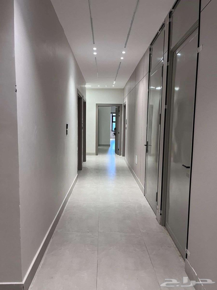 شقة 4 غرف في الحمرا 11