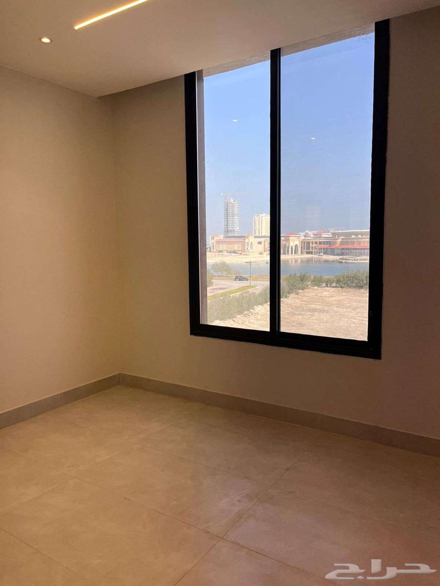 شقة 4 غرف في الحمرا 17