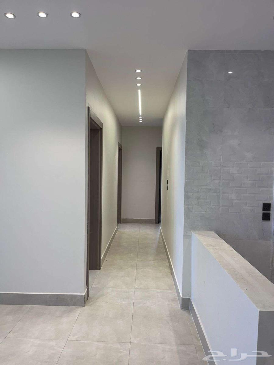 شقة 4 غرف في الحمرا 5