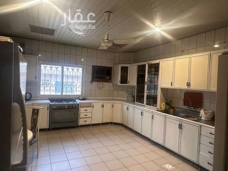 فيلا 14 غرف في الربوة 4