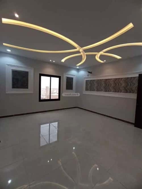 شقة 5 غرف في الريان 6