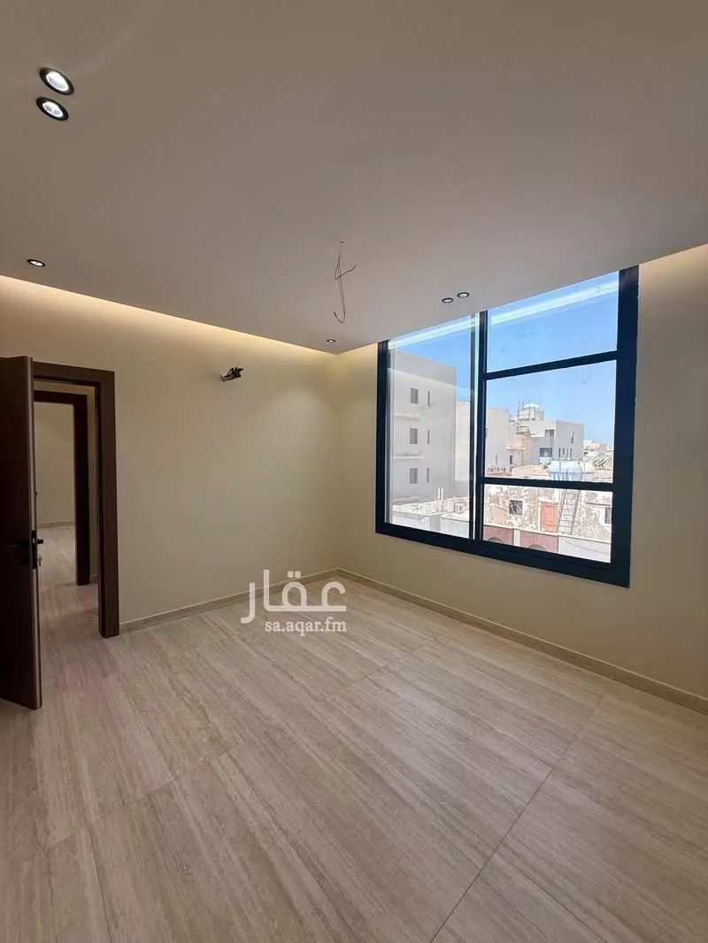 شقة 4 غرف في الروضة 13