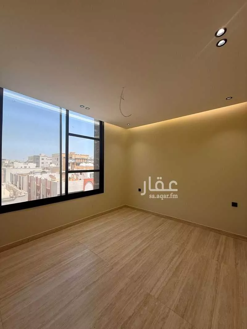 شقة 4 غرف في الروضة 14