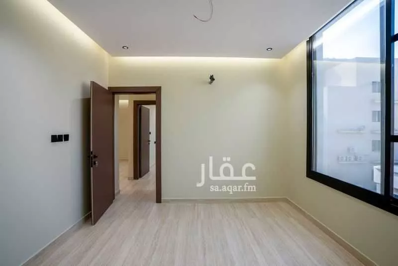 شقة 4 غرف في الروضة 3