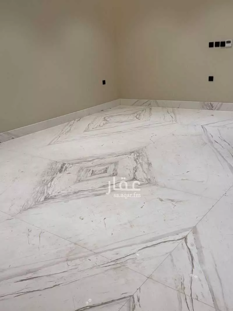 فيلا 5 غرف في الملقا 3