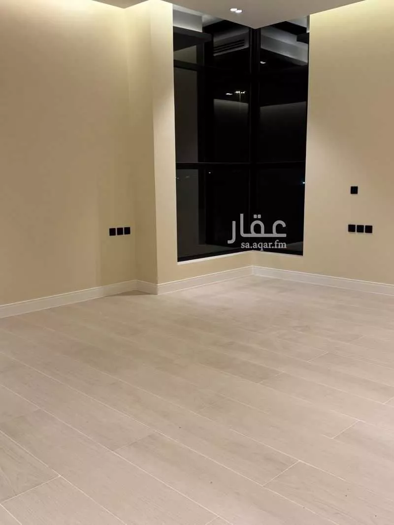 فيلا 5 غرف في الملقا 4