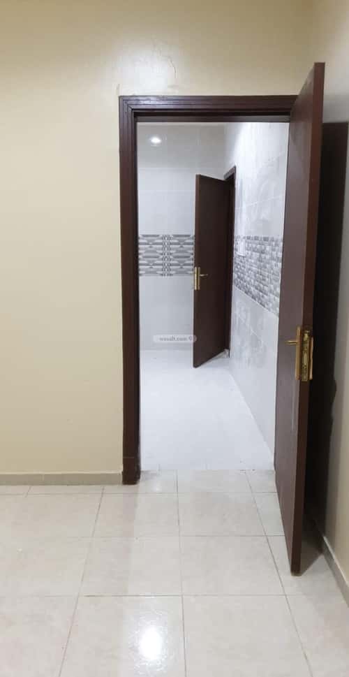 شقة 4 غرف في ضاحية الملك فهد 7