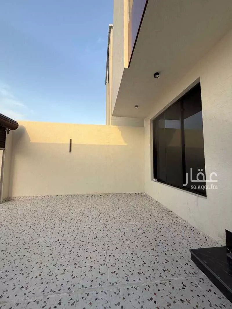 فيلا 4 غرف في الصواري 8