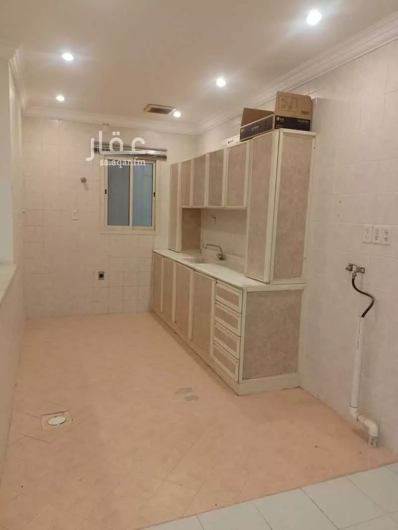 مكتب 333 م² في العقربية 9