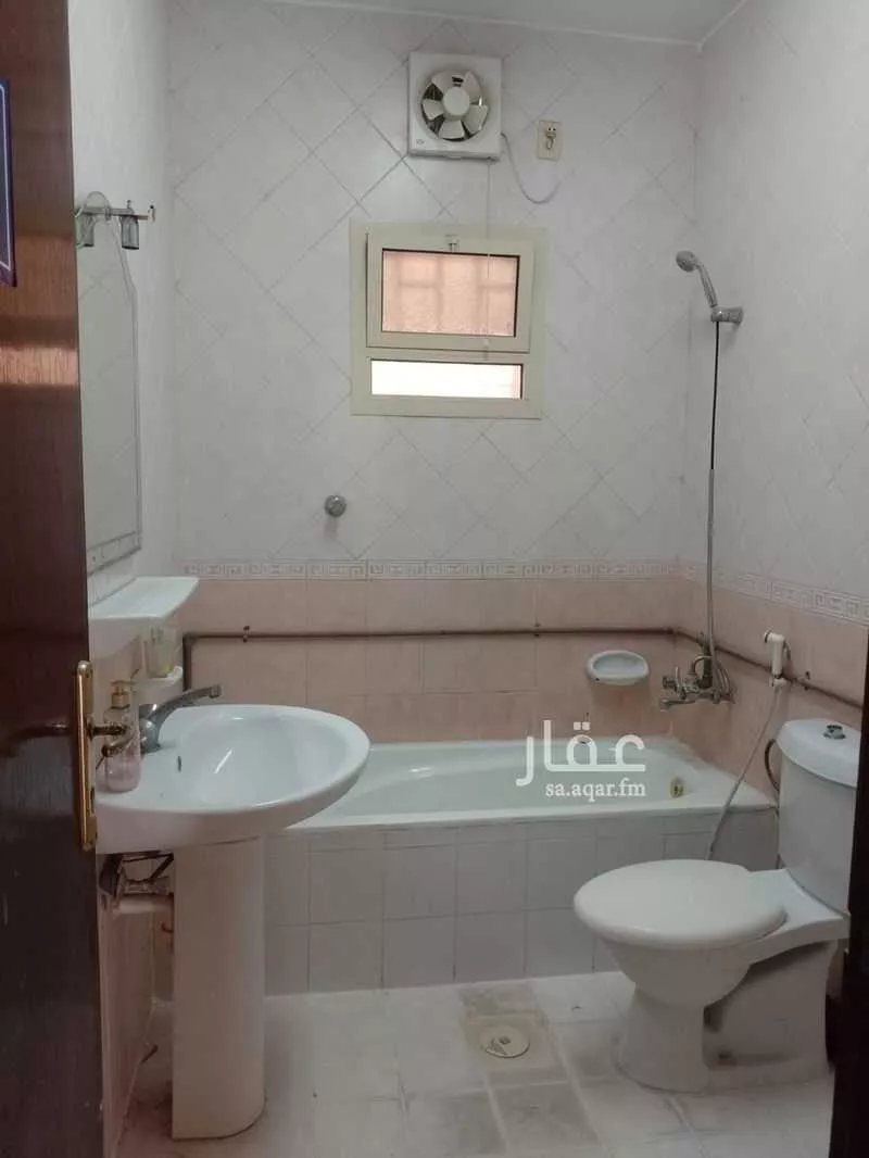 مكتب 333 م² في العقربية 10