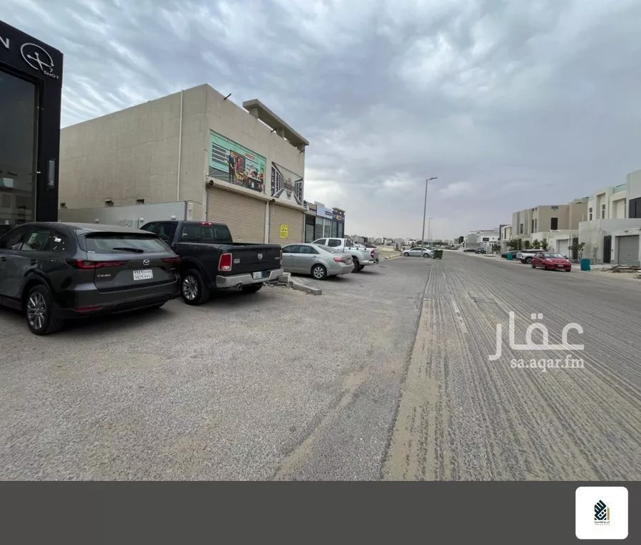 محل 130 م² في الصدفة 3