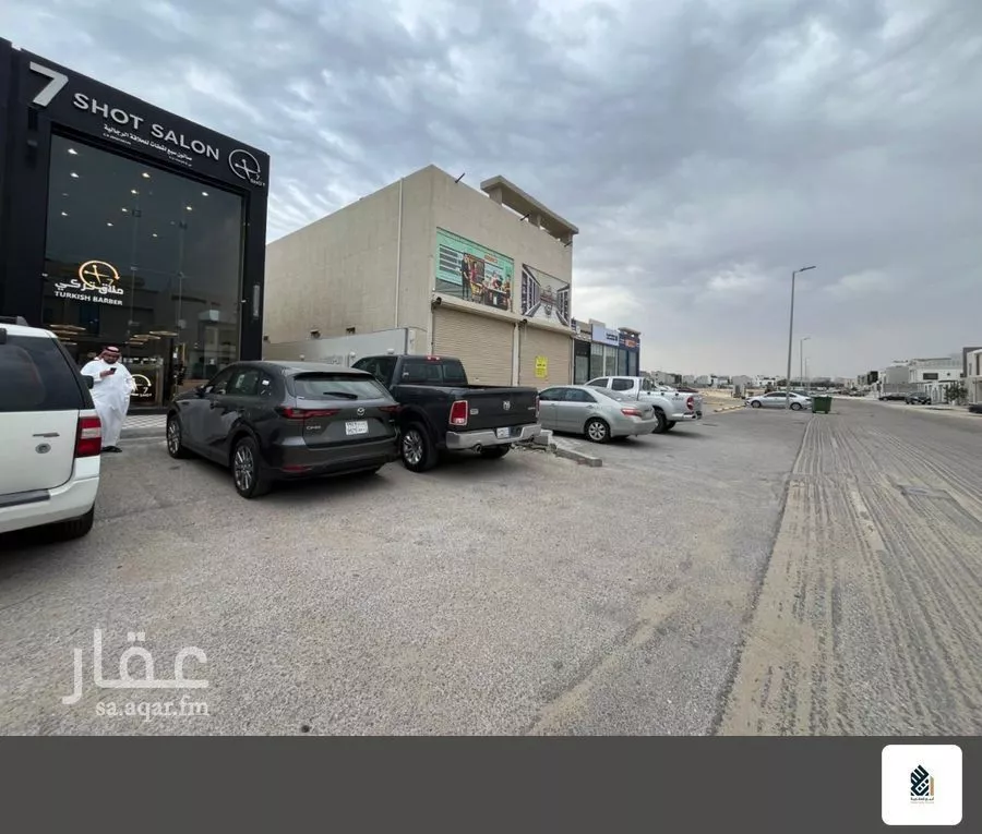 محل 130 م² في الصدفة 6