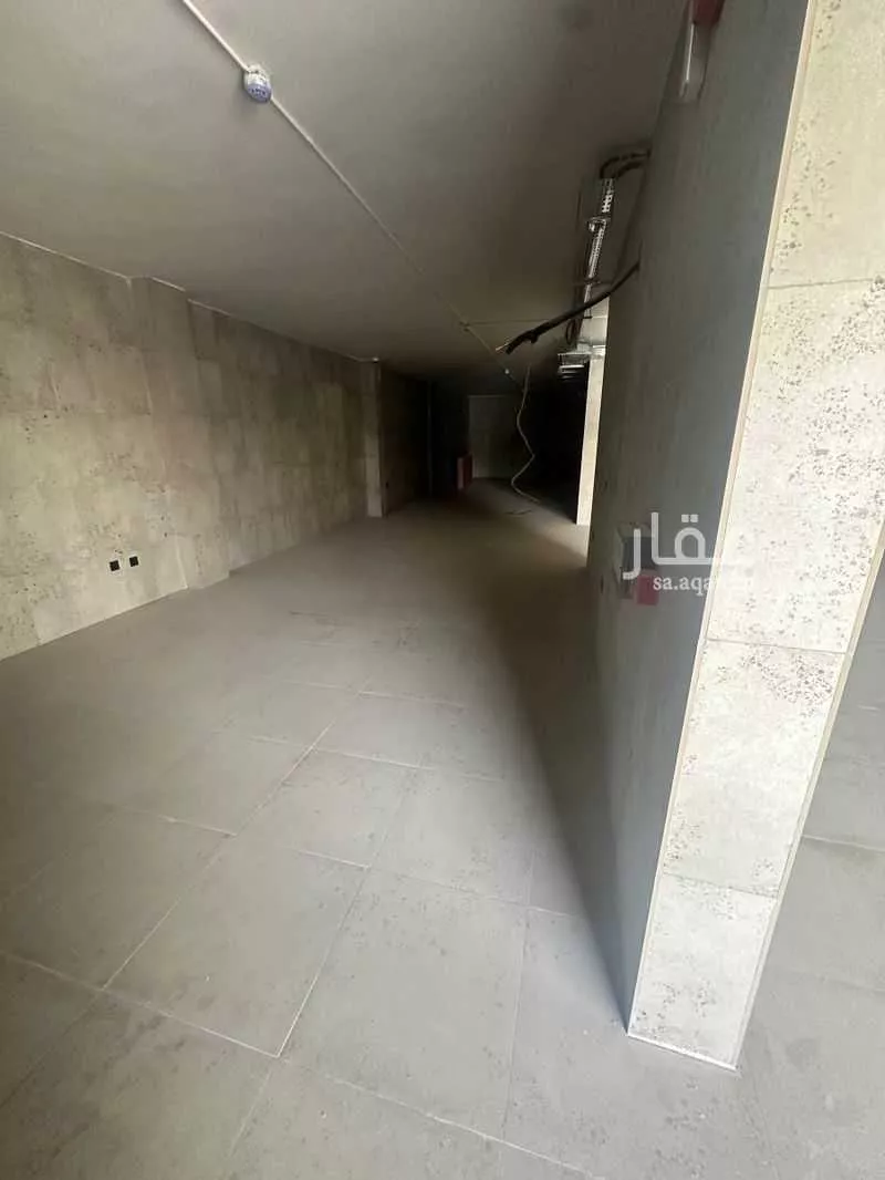 محل 180 م² في الورود 4