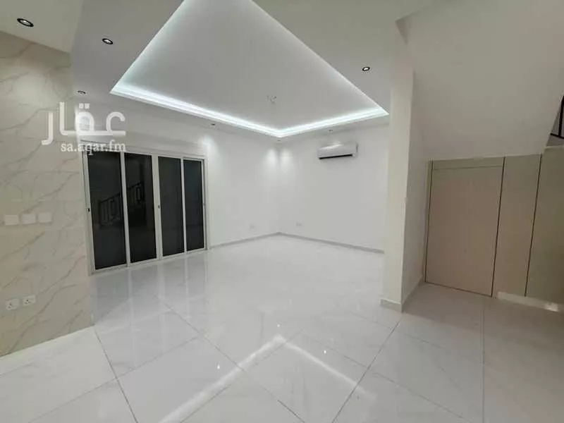 فيلا 5 غرف في المنارات 3