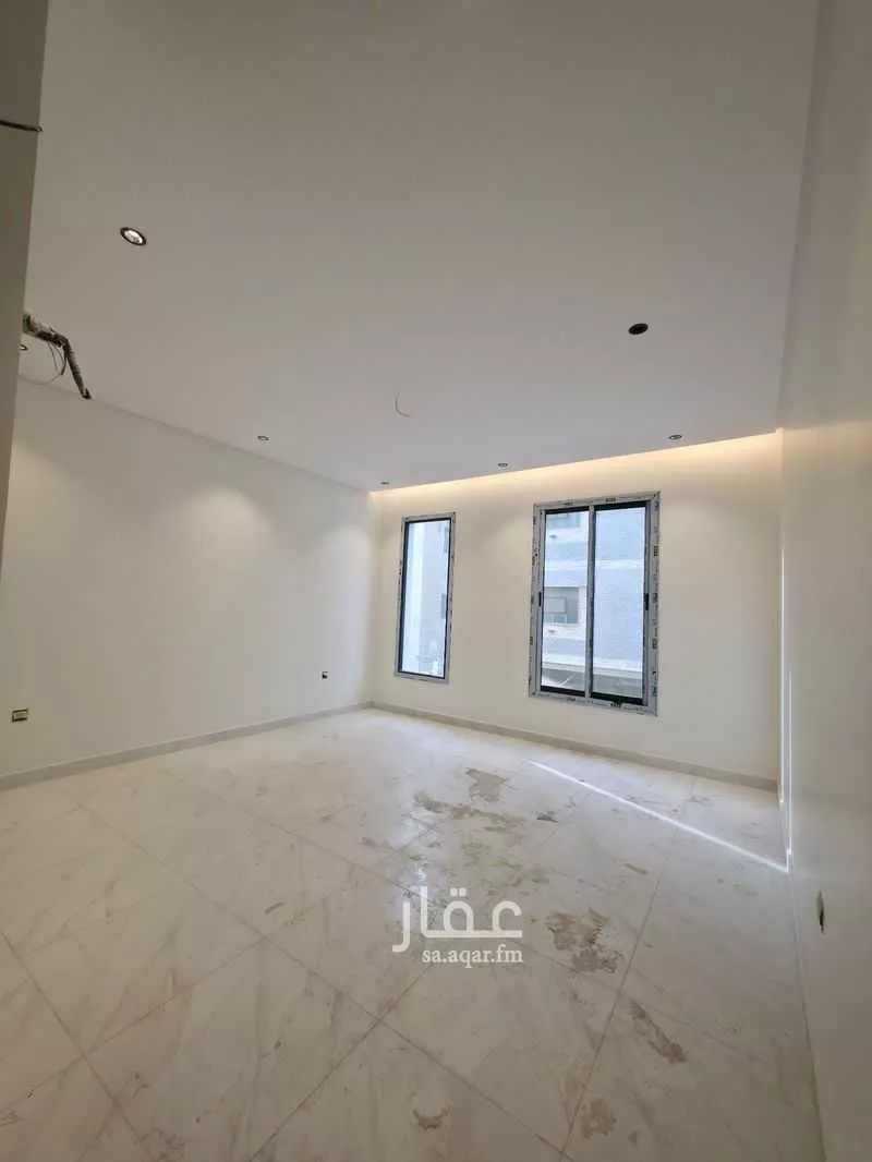 شقة 4 غرف في الروضة 11