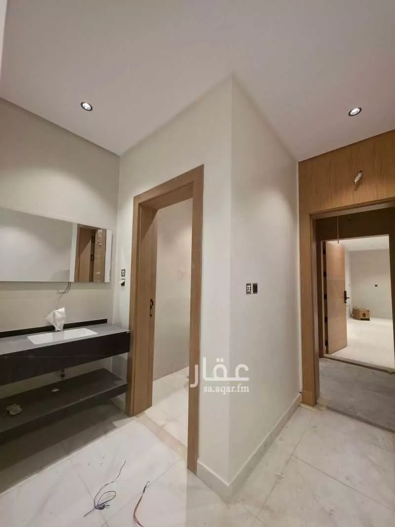 شقة 4 غرف في الروضة 8