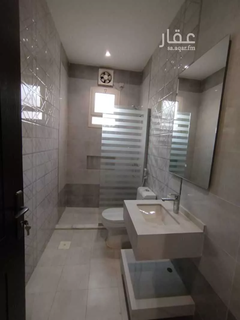 5 bedroom apartment in Muraykh 7