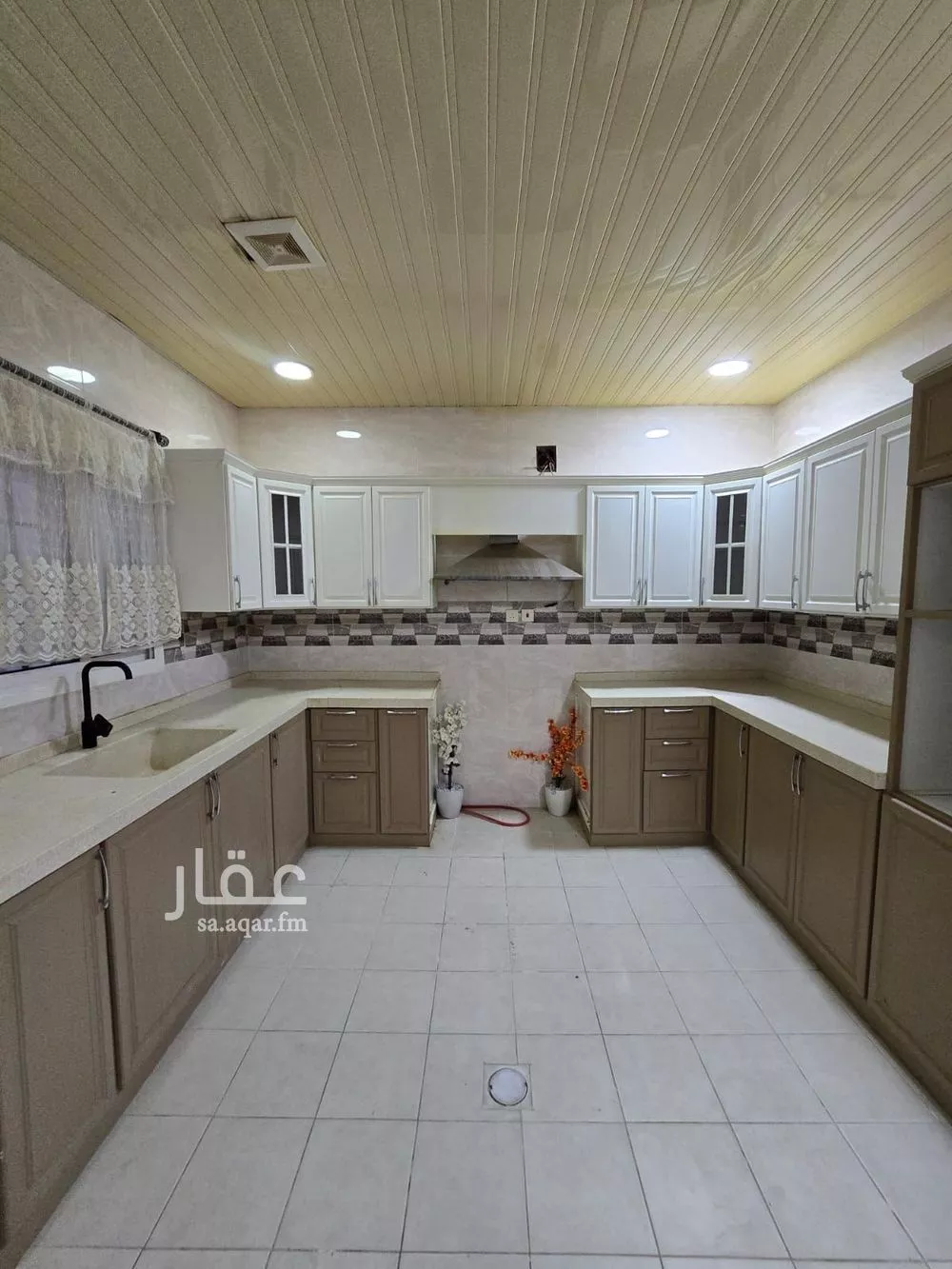 6 bedroom villa in Dahiat King Fahd 15