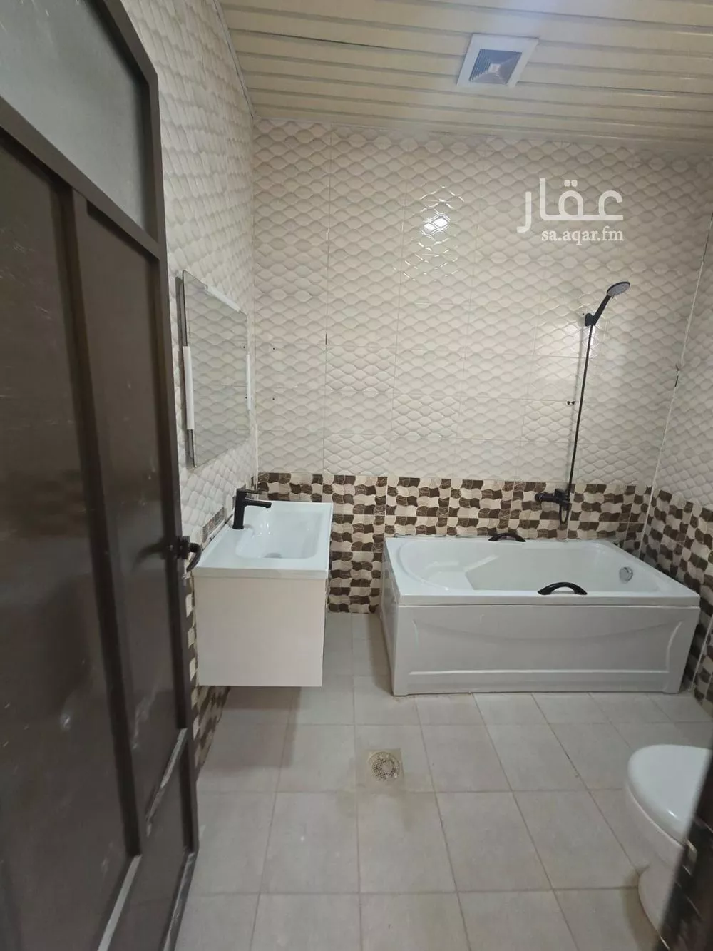 فيلا 8 غرف في ضاحية الملك فهد 23