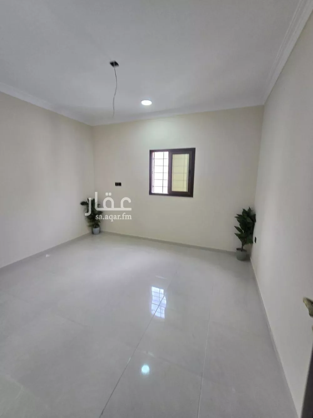 فيلا 8 غرف في ضاحية الملك فهد 9