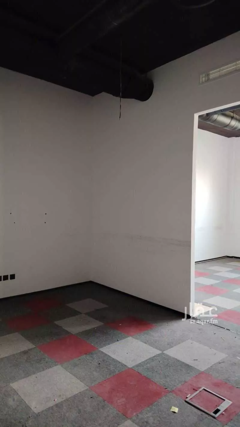 مكتب 3193 م² في الملقا 13