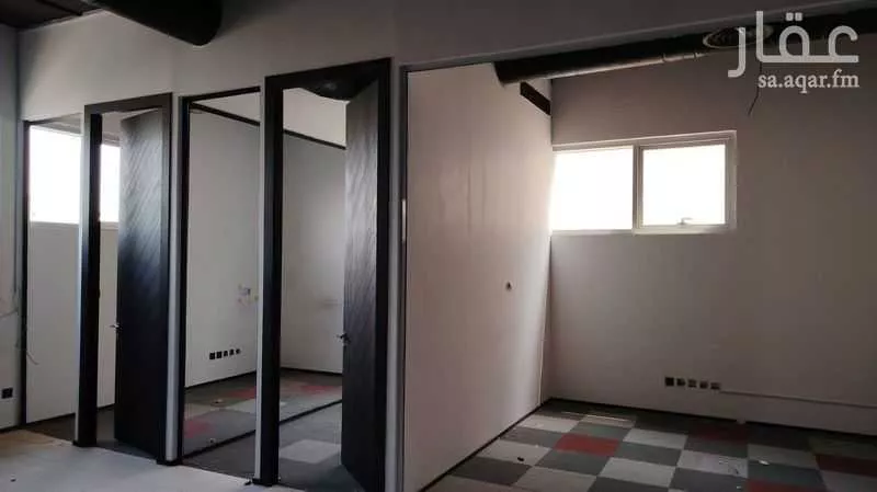 مكتب 3193 م² في الملقا 16