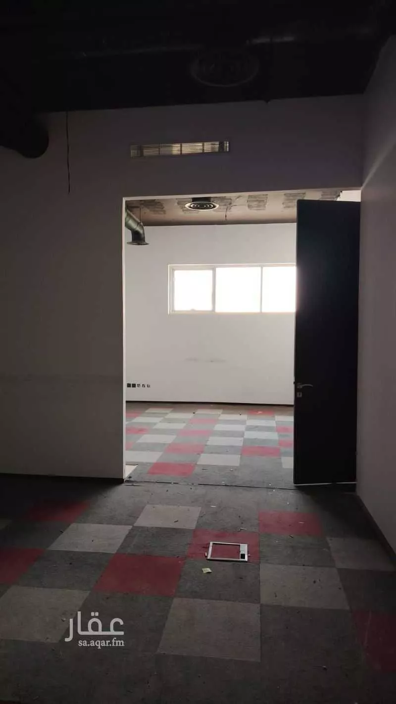 مكتب 3193 م² في الملقا 5