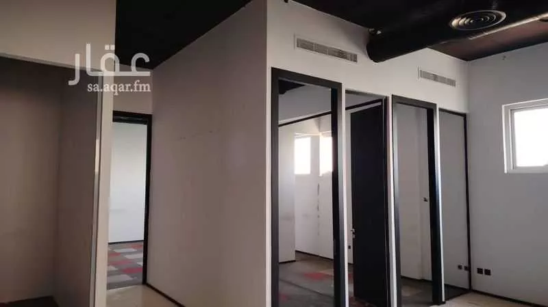 مكتب 3193 م² في الملقا 7