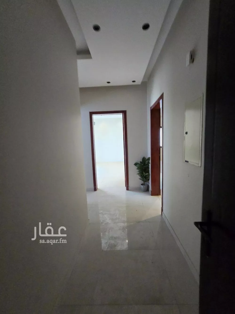 شقة 4 غرف في الحمرا 2