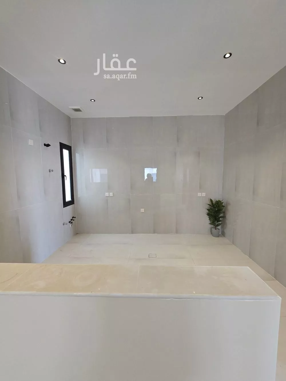 شقة 4 غرف في الحمرا 11