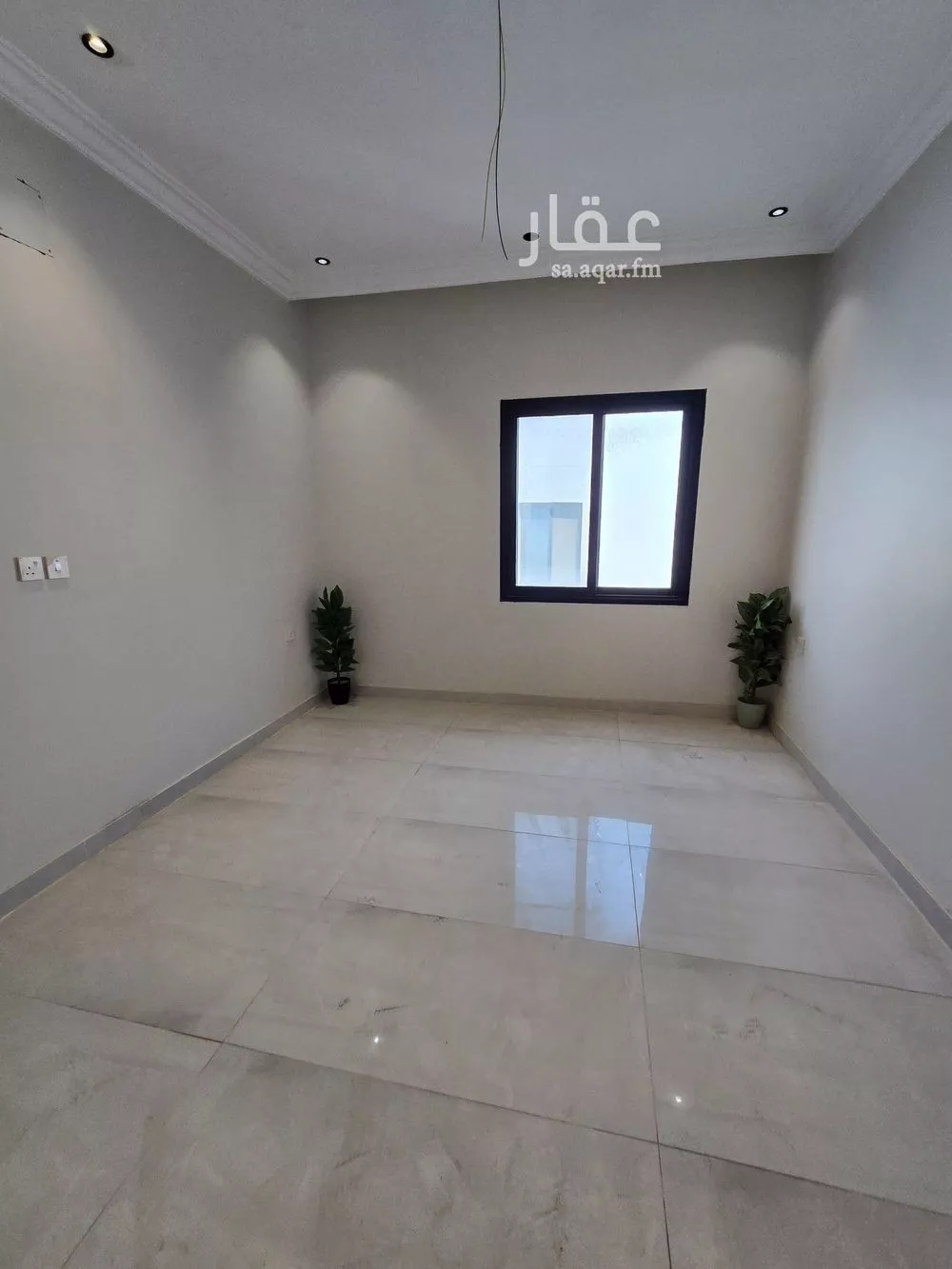 شقة 4 غرف في الحمرا 16